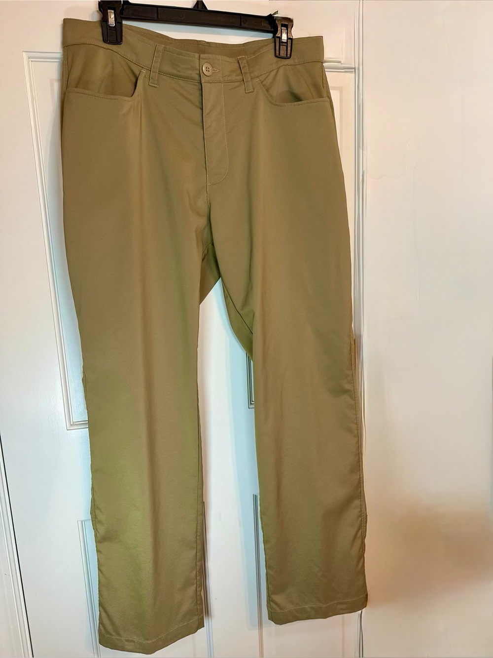 Under Armour Men’s Performance Golf Pants Dark Khaki Loose Fit 34x30 Stretch